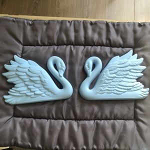 Vintage Chalkware blue swans